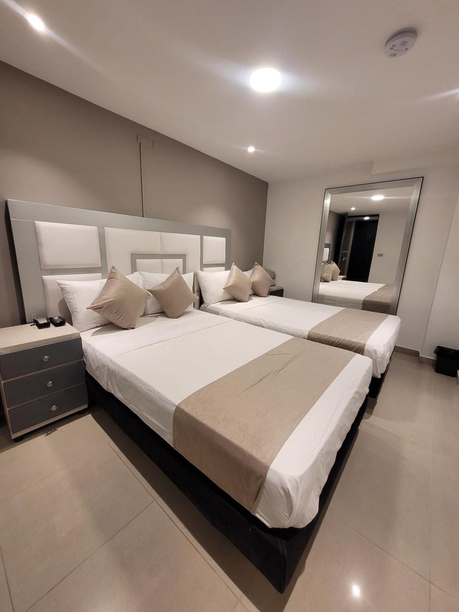 Hotel Med 33 메딜린 외부 사진