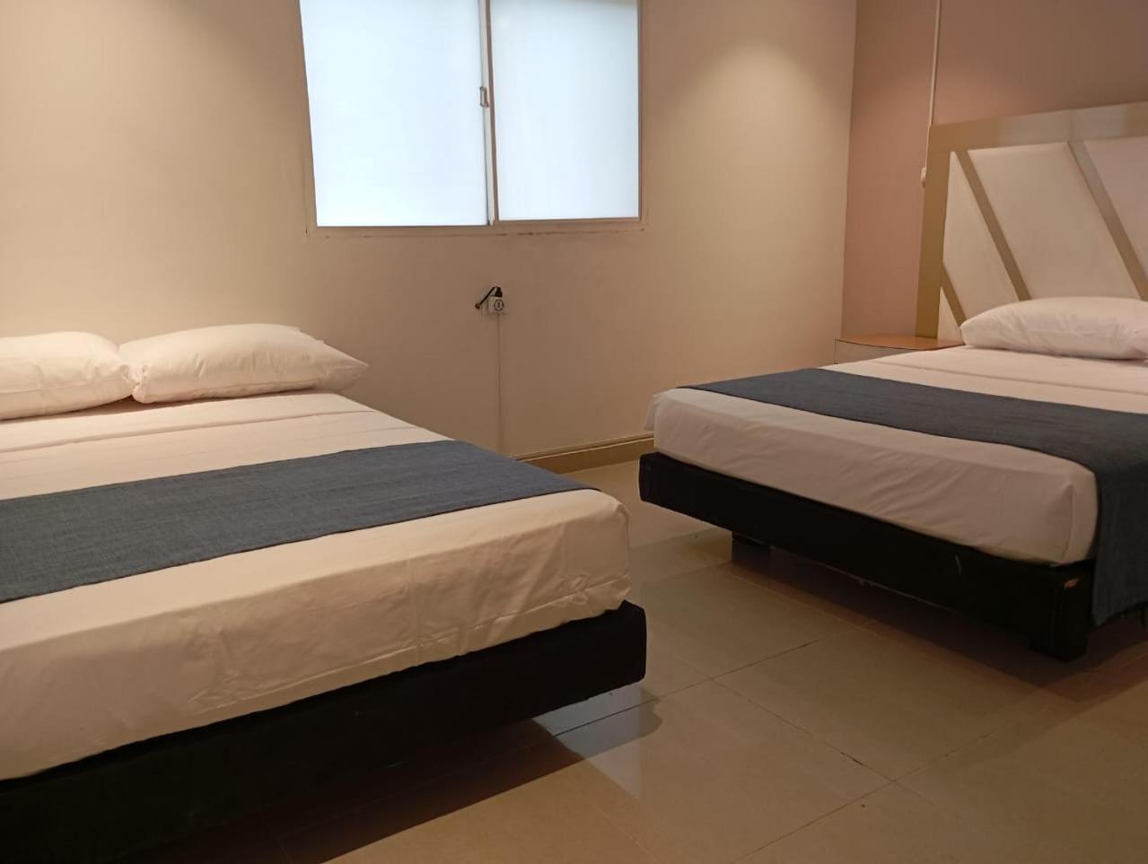 Hotel Med 33 메딜린 외부 사진