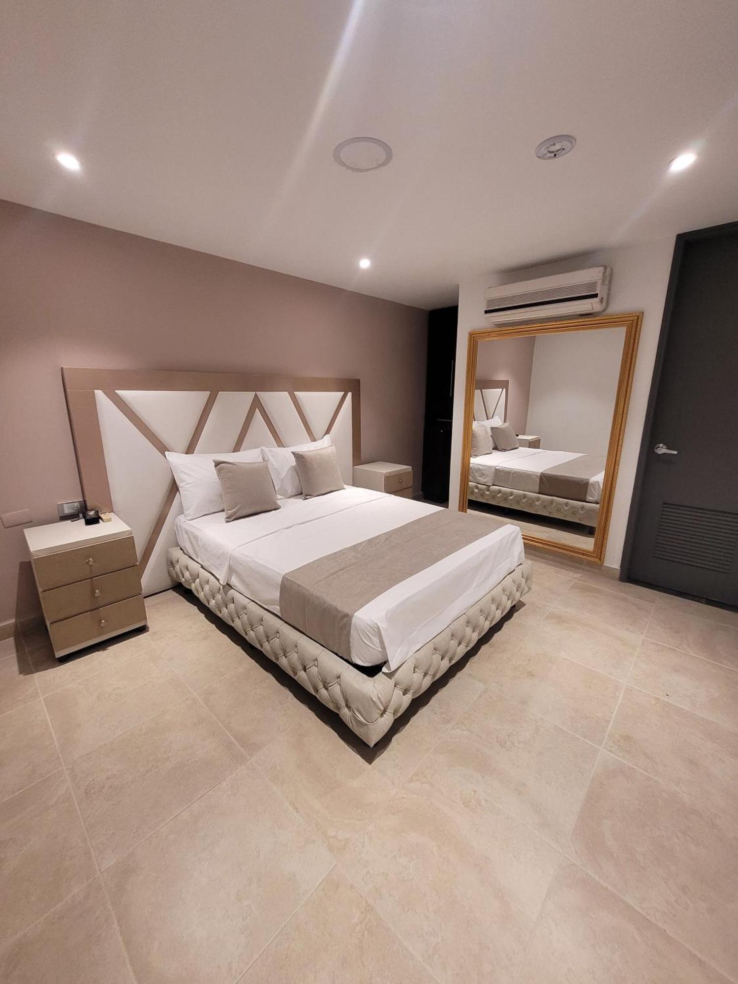 Hotel Med 33 메딜린 외부 사진
