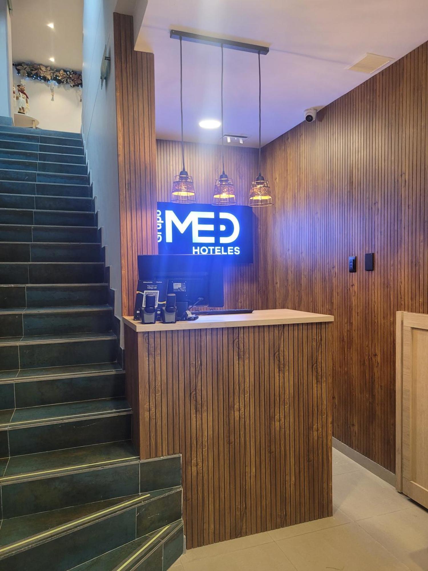 Hotel Med 33 메딜린 외부 사진